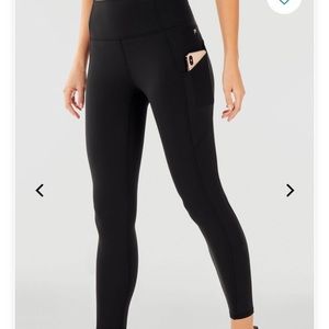 Fabletics Oasis High Waisted pocket 7/8 leggings